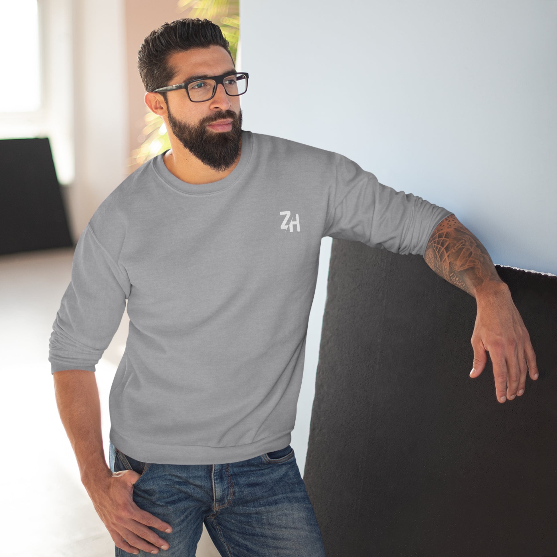 Stylish Graphic Sweatshirt for Everyday Comfort, Cozy Unisex Crew Neck Pullover for Casual Wear, Trendy Gift for Friends