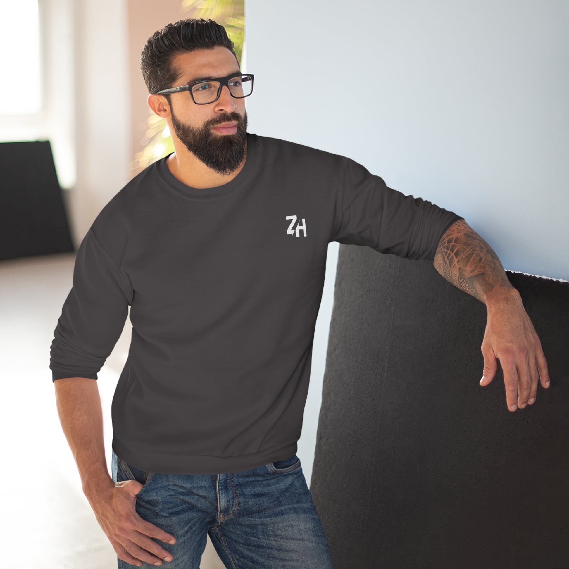 Stylish Graphic Sweatshirt for Everyday Comfort, Cozy Unisex Crew Neck Pullover for Casual Wear, Trendy Gift for Friends